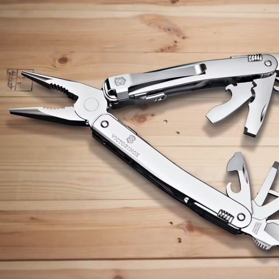 Victorinox 3.0224.MKB1 Tool Spirit višenamenski alat sa praktičnom kopčom za nošenje
